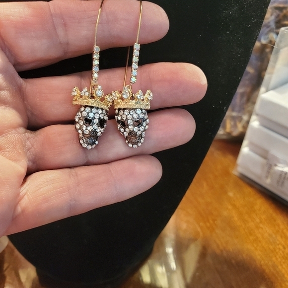 Rhinestone Skull Earrings dangle - Picture 5 of 5
